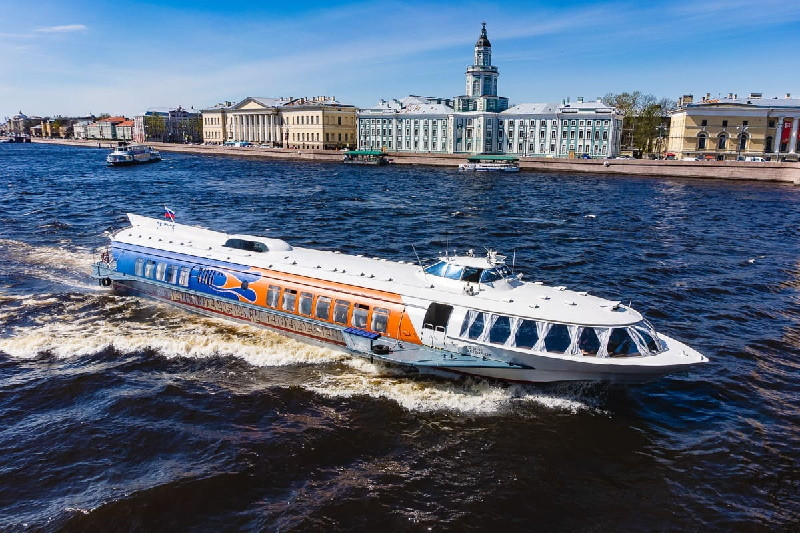 На «Метеорах» можно добраться из центра Санкт-Петербурга и Петергофа в Кронштадт