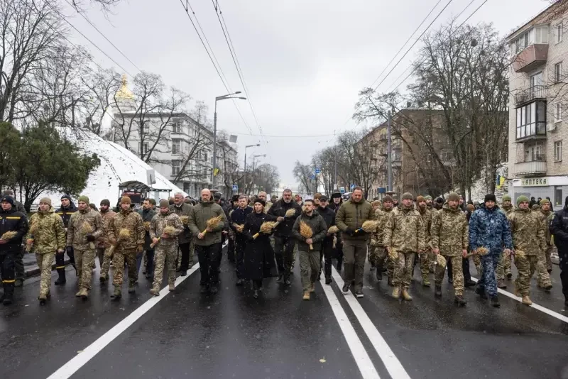 Готовят общественность к переговорам с РФ: украинские социологи утверждают, что большая часть опрошенных выступает за мир