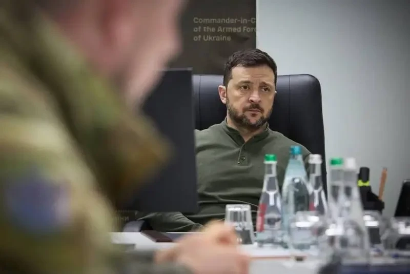 «В определенных районах»: Зеленский заявил, что украинская армия якобы продолжает удерживать позиции в Курской области