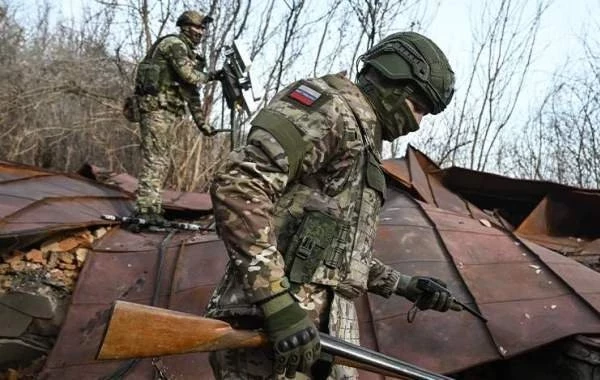 ВС РФ продолжают вести ожесточённые бои западнее Котляровки на Новопавловском направлении: последняя сводка СВО на 1 июля