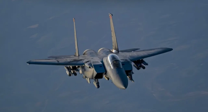 «Износ носит косметический характер»: американские истребители F-15E замечены со следами ржавчины