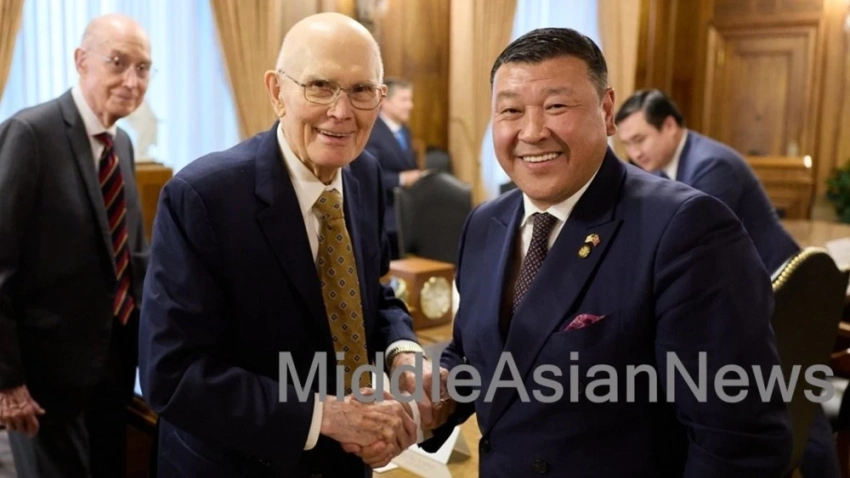 Посол Монголии в США встретился с Первым Президентством в штаб-квартире Церкви