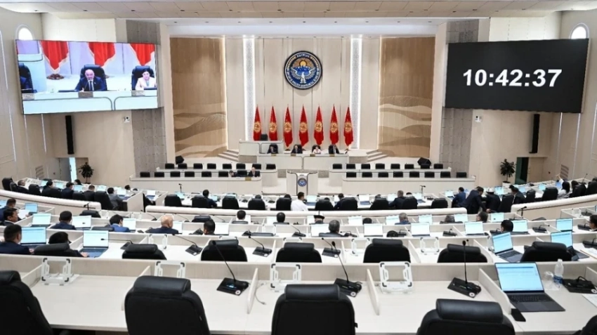 Орунбеков: Некоторые кандидаты в депутаты приписывают себе заслуги правительства