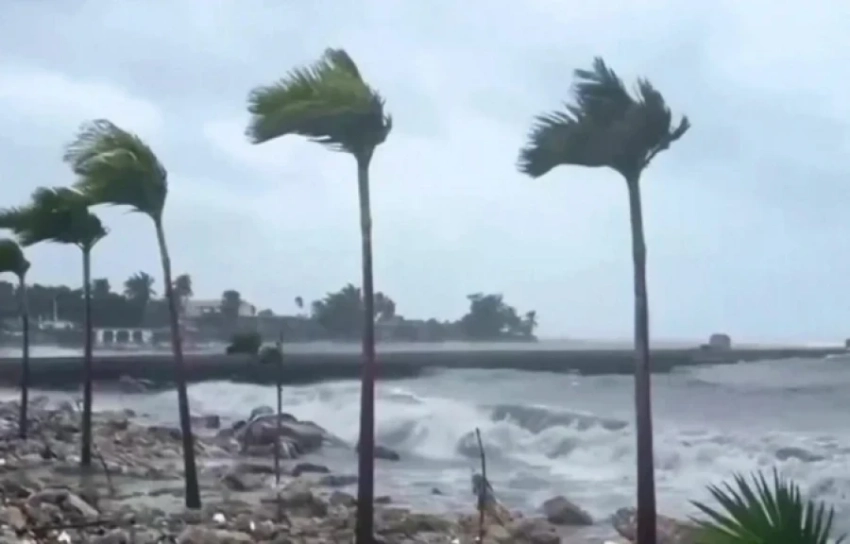 На Ямайку обрушился мощнейший за всю историю ураган «Мелисса», есть жертвы