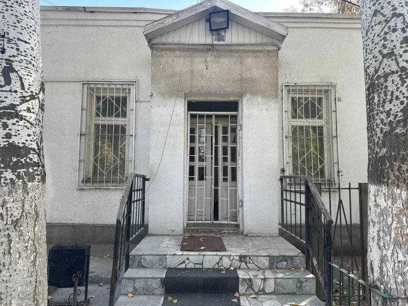 В центре Бишкека в муниципальную собственность возвращено помещение аптеки