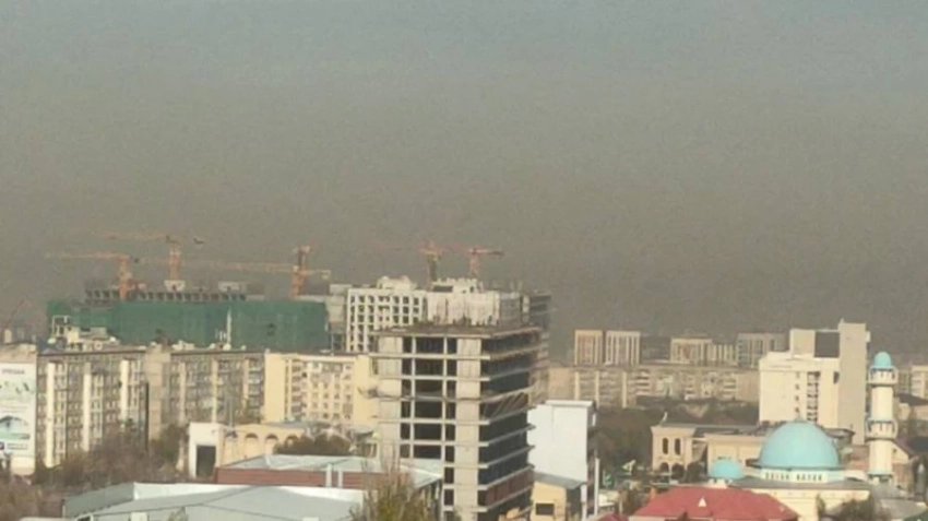В Бишкеке вредные вещества в воздухе превысили норму в 2,33 раза