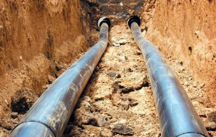 В Аксыйском районе меняют трубы водонасосной станции