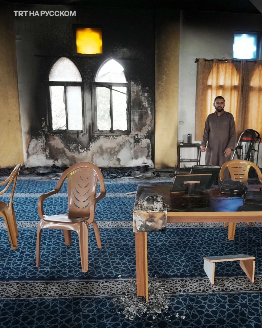 Израильские поселенцы осквернили и подожгли мечеть на Западном берегу