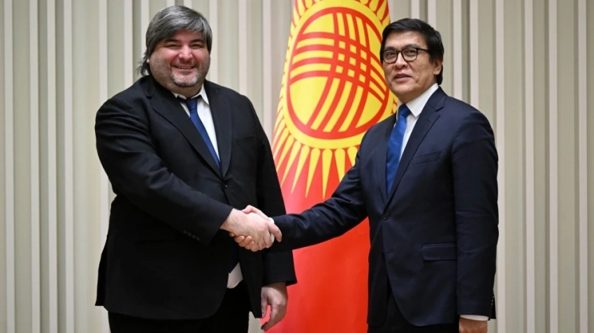 Эдиль Байсалов встретился с представителем администрации президента РФ