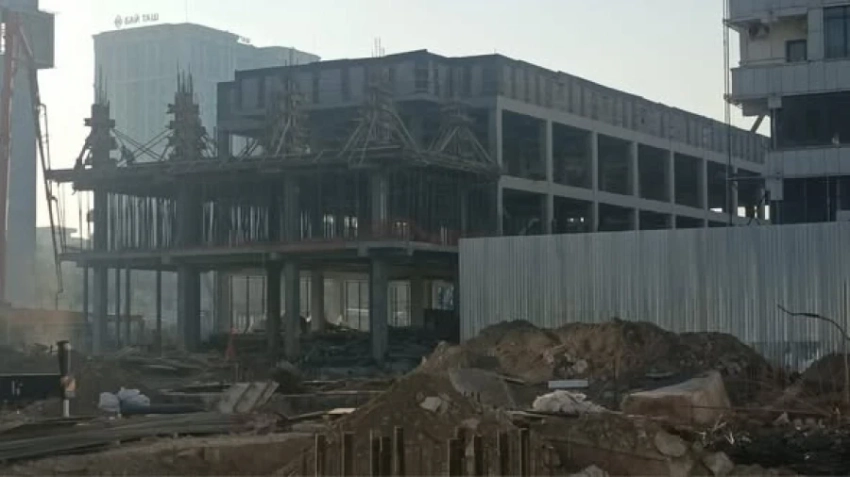 Здание «ювелирного центра» в Бишкеке, которое строит Тюлеев, увеличилось