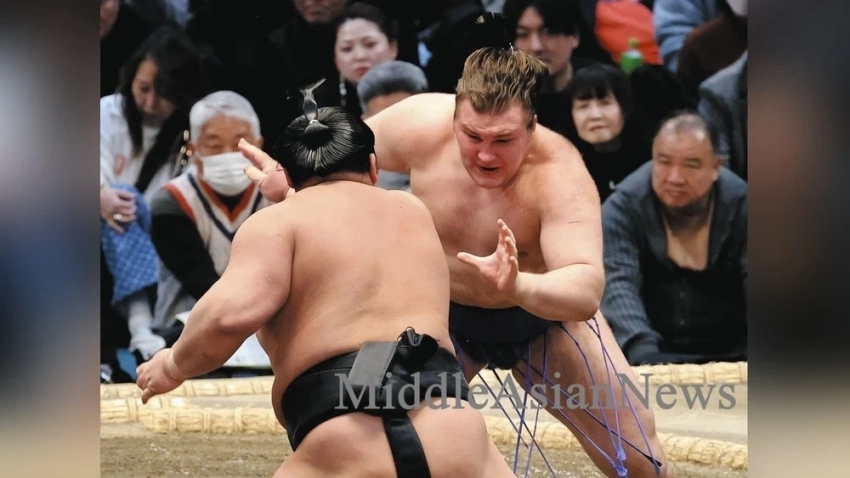 21-летний украинец завоевал Кубок Императора победив монгольского йокодзуну и заслужил звание озэки