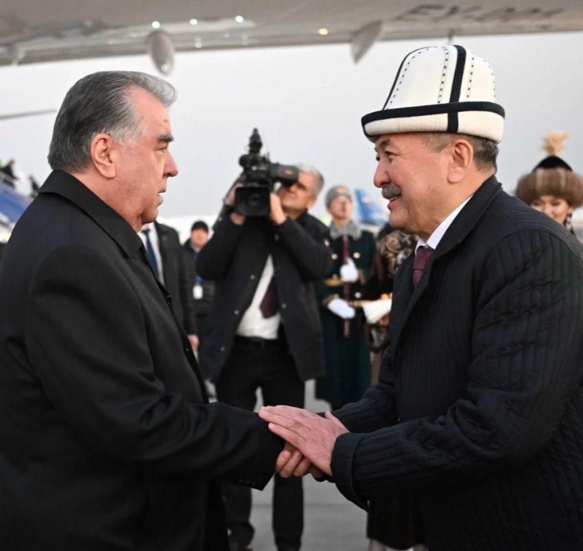 В Кыргызстан прибыл президент Таджикистана Эмомали Рахмон