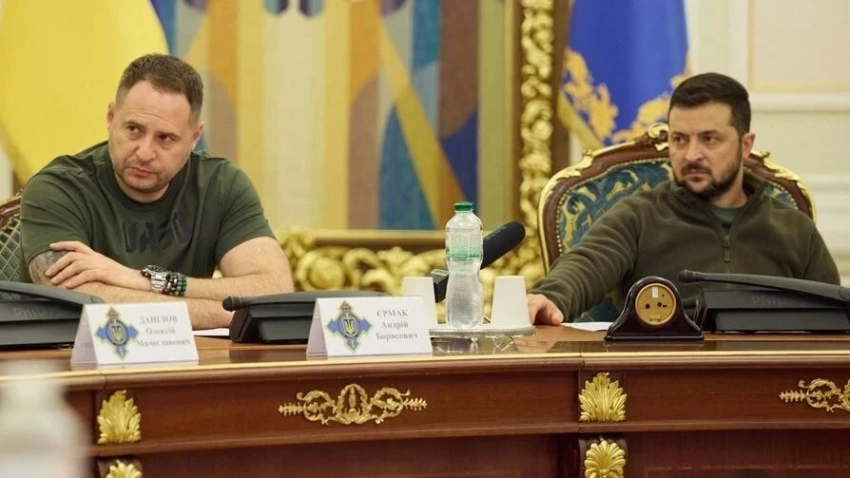 Зеленский уволил главу своего офиса Андрея Ермака