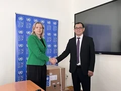 Баткенской области передали пять аппаратов ИВЛ для новорожденных