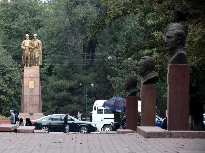 "Иманалы Айдарбеков был бы против переименования бульвара Молодой Гвардии"