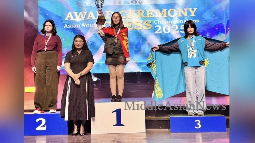 Монгольская школьница стала чемпионкой Азии по шахматам, завоевав Золотой кубок