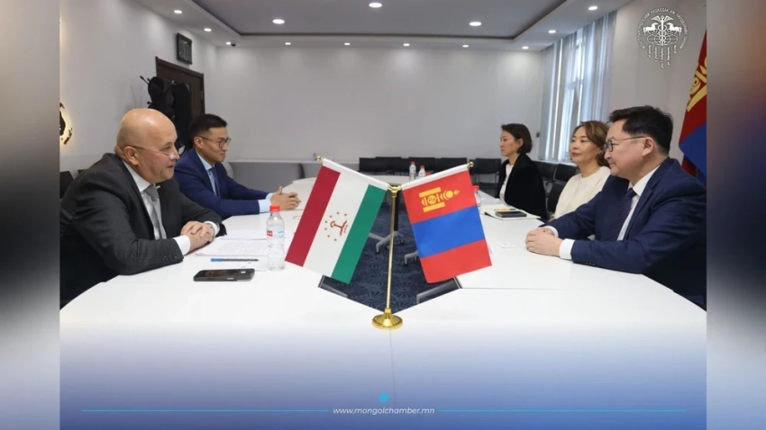 Посол Таджикистана хочет, чтобы в его стране разводили монгольских яков