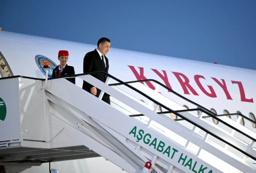 Садыр Жапаров прибыл с рабочим визитом в Туркменистан. Как его встретили