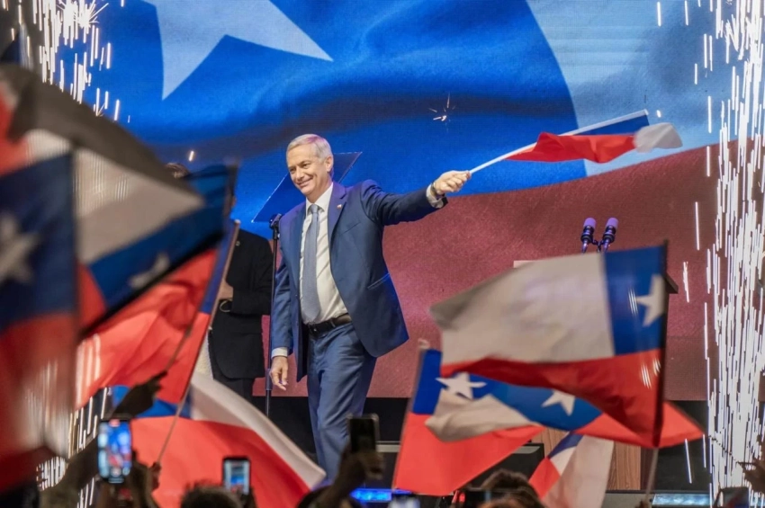 На президентских выборах в Чили победил сын члена нацистской партии