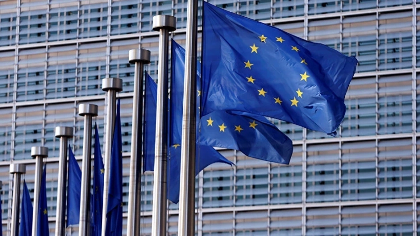 Politico: ЕС обсуждает возможность предоставить Украине доступ к замороженным активам РФ в обход позиции Бельгии