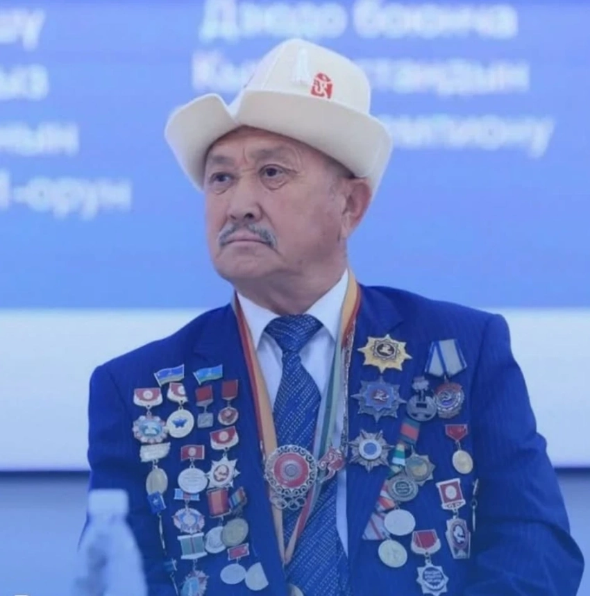 В Бишкеке пройдет турнир по тяжелой атлетике памяти Каныбека Осмоналиева