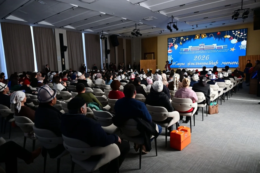В Джалал-Абадской области прошел новогодний праздник для 150 детей