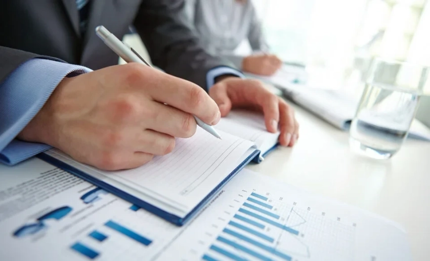 Госфиннадзор зарегистрировал новые выпуски акций и выдал лицензии компаниям