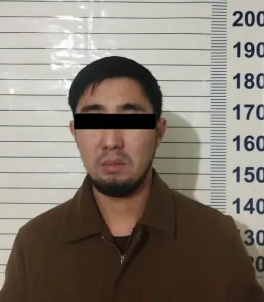 В городе Шопоков задержали водителя за хулиганство. Выяснилось, что ранее он скрылся с места ДТП после наезда на школьниц