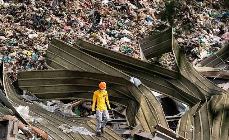 Мусорный оползень на Филиппинах унес жизни восьми человек