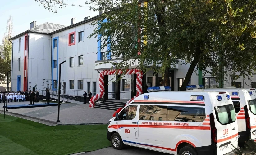 Сабырбек Жумабеков отметил масштабное строительство медучреждений в стране