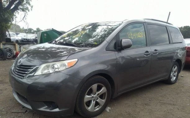 Сотрудника ГКНБ и его друга обвинили в мошенничестве. Милиция и прокуратура закрывают дело