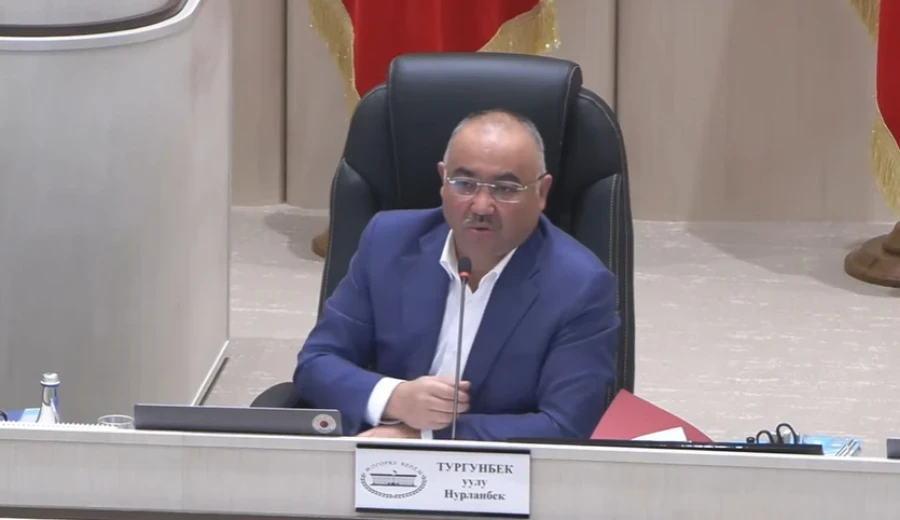 Спикер ЖК призвал поблагодарить мэрию Бишкека за снижение смога