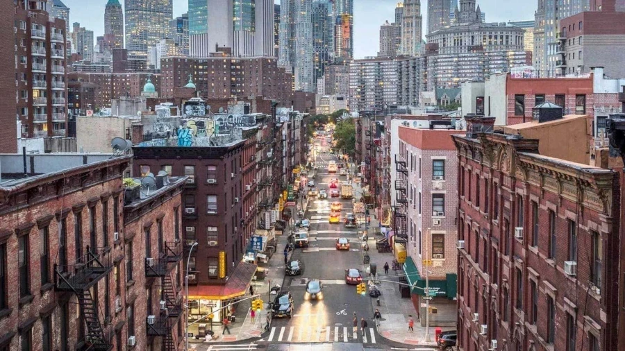 Для строительства "Манхэттена" в Бишкеке вырубят деревья и снесут постройки