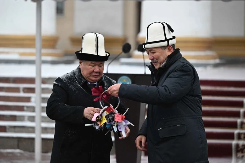 Минэнерго КР передали 37 единиц спецтехники на 145,8 млн сомов