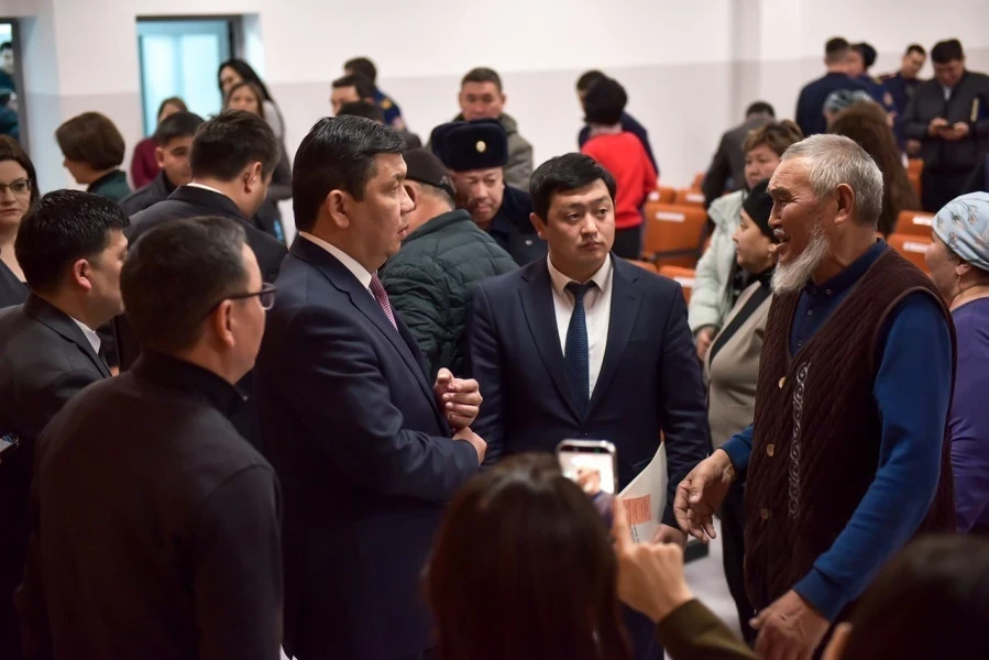 Мэр встретился с жителями новых территорий Свердловского района Бишкека