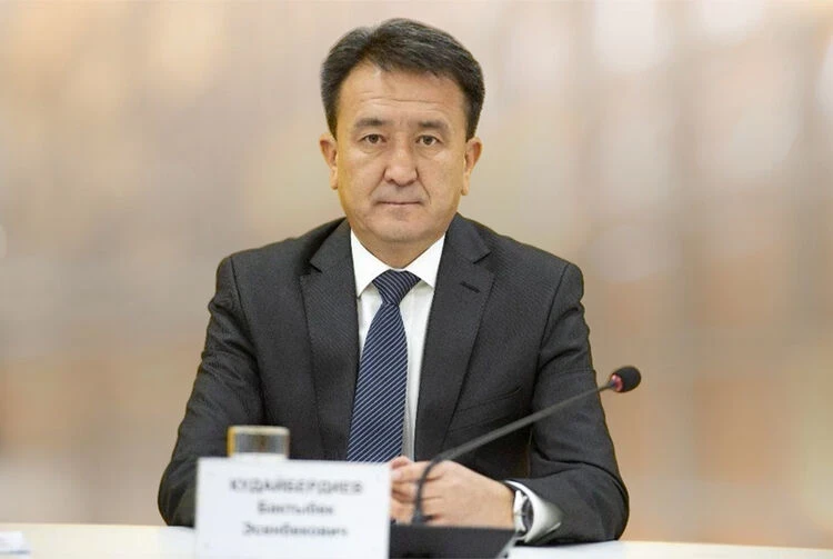 Работа за рубежом: как получать 300 тысяч сомов и не стать жертвой мошенников