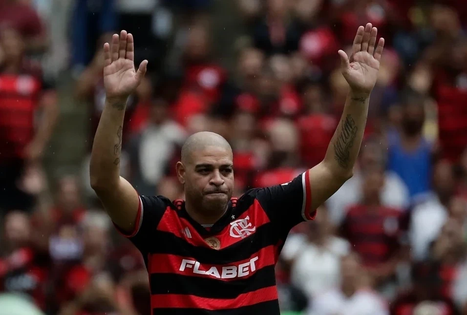 Адриано пригрозил мошеннику, обманувшему его мать