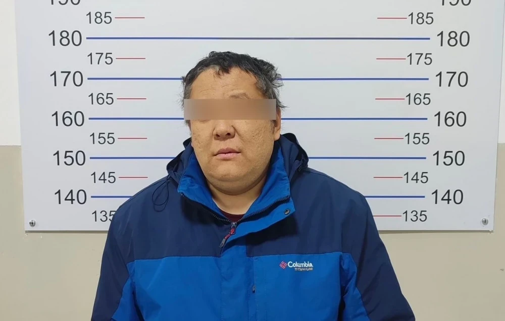 Лжесотрудник ГКНБ обманул бишкекчанина на 17 тысяч долларов