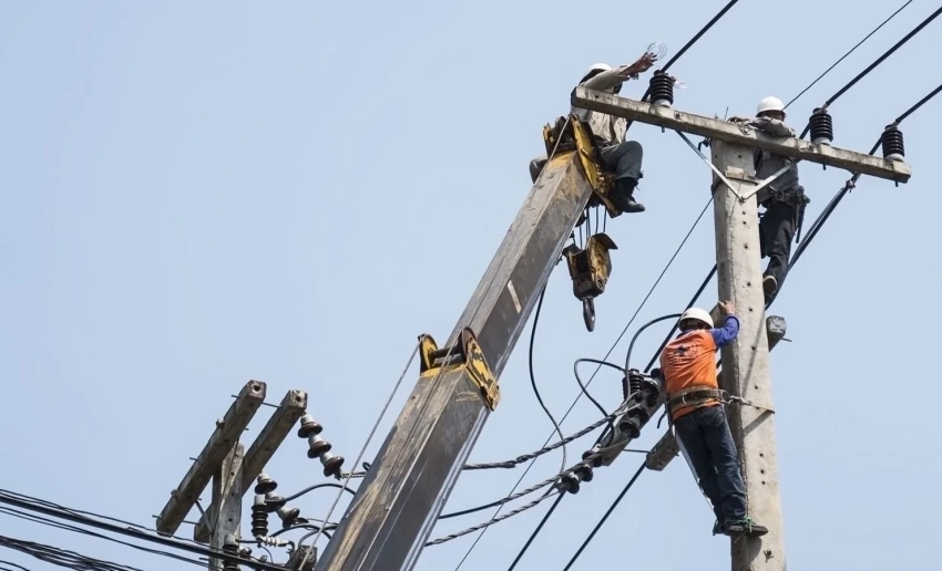 В жилмассивах Бишкека за год обновили более 87 км линий электропередачи