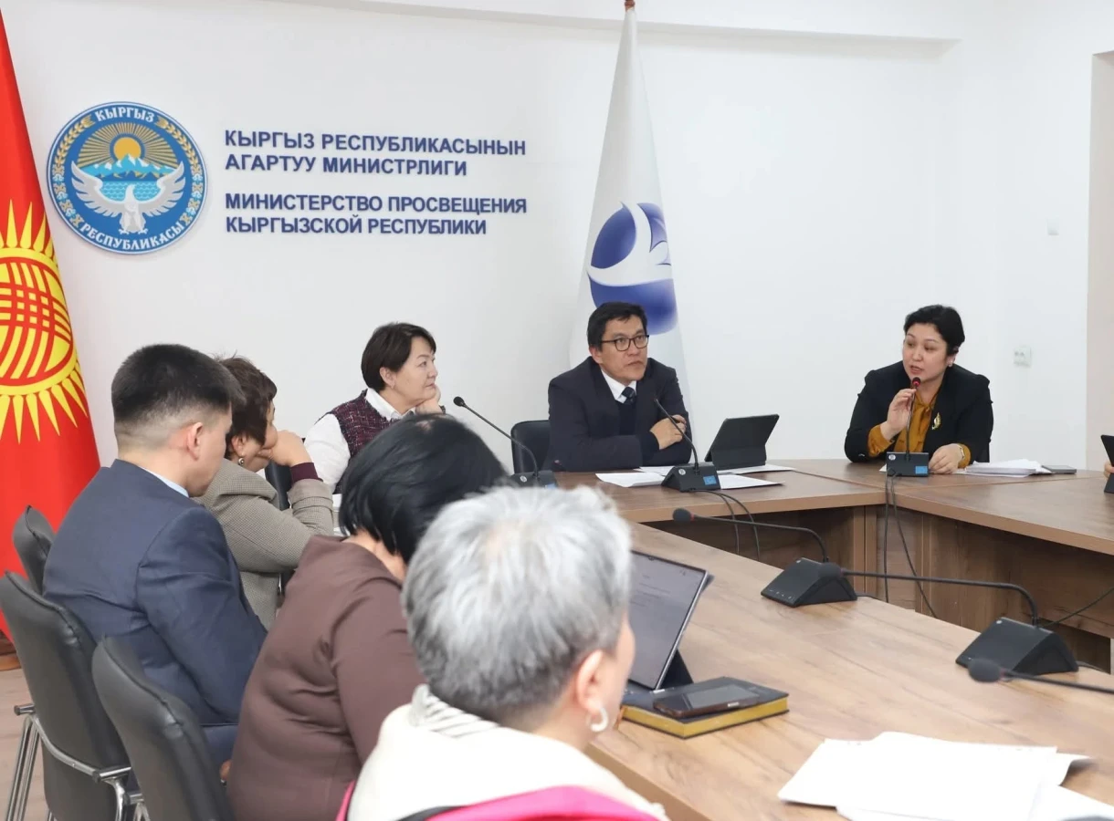 Подготовку педагогических кадров обсудили в Минпросвещения с Эдилем Байсаловым