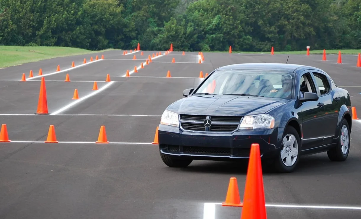 Орунбеков объяснил, почему срок обучения водителей составляет 10 месяцев
