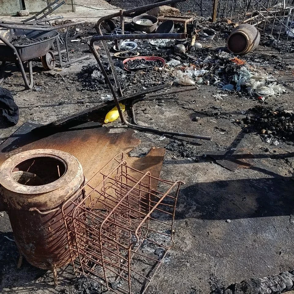 В Кок-Мойноке ликвидирован ночной пожар: сгорели юрты и торговые киоски