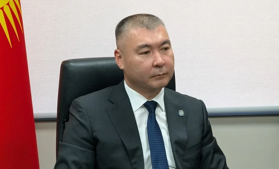 Президент раскритиковал Туманбаева за некорректное общение на Ошском рынке