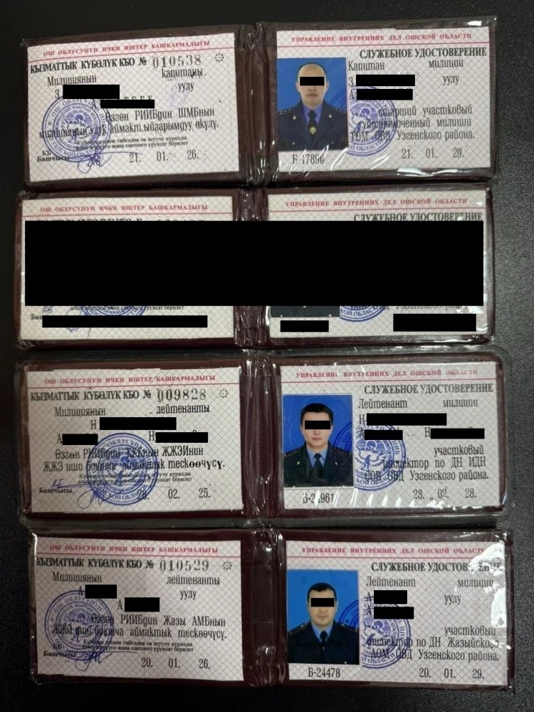 Склоняли несовершеннолетнюю к интимным действиям. Задержаны милиционеры