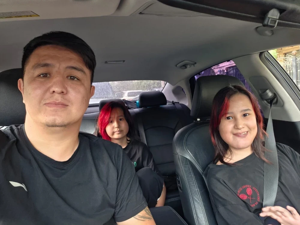 "Мир держится на добрых людях". Родители Азалии снова обращаются за помощью