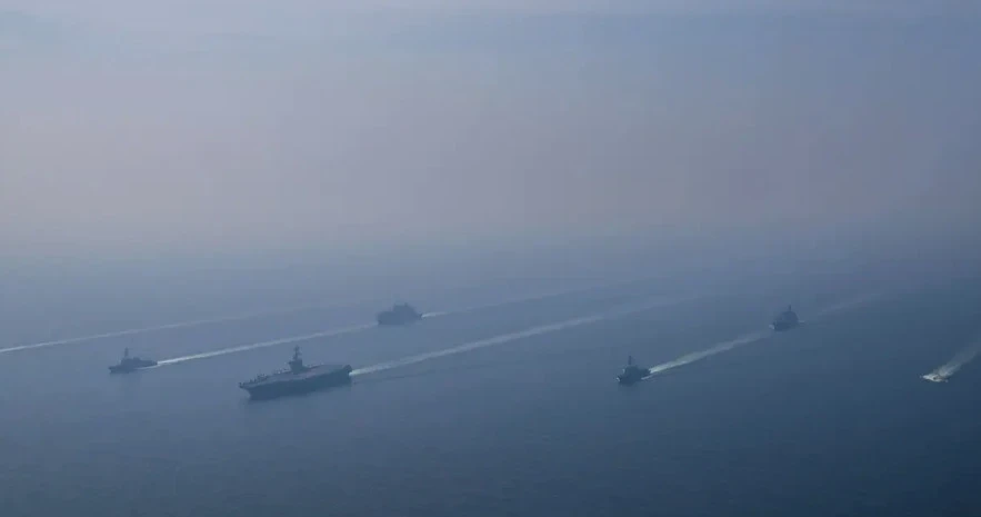 Два военных корабля США столкнулись в Карибском море