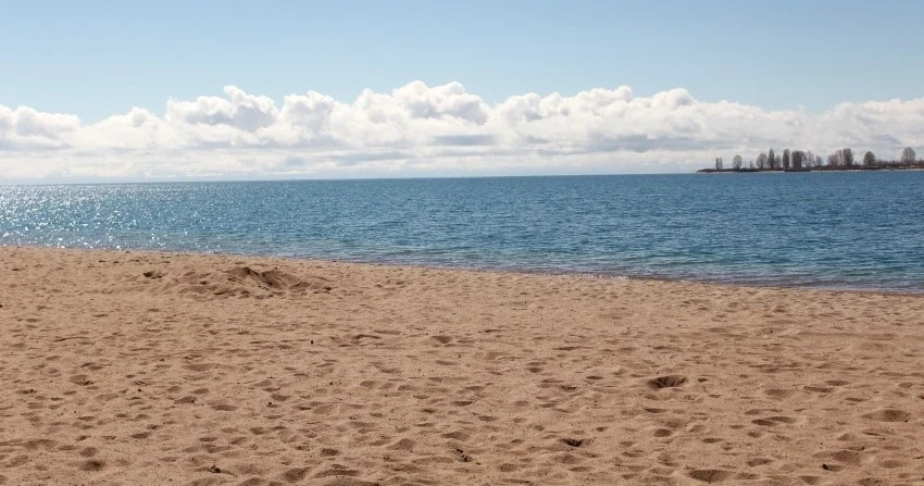 Кыргызстан передает Казахстану земли на Иссык-Куле в аренду на 49 лет