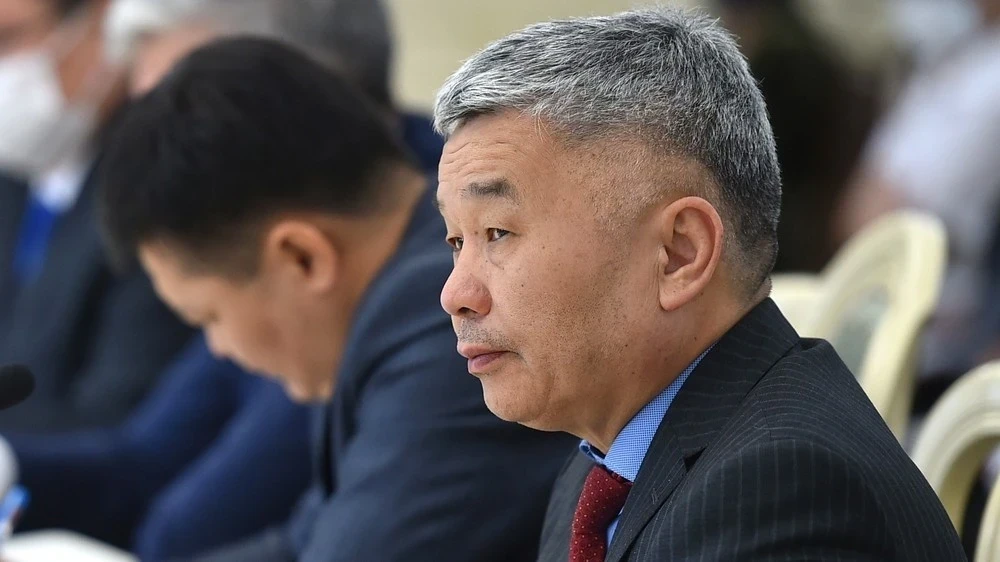 Президент усиливает связь с Жогорку Кенешем