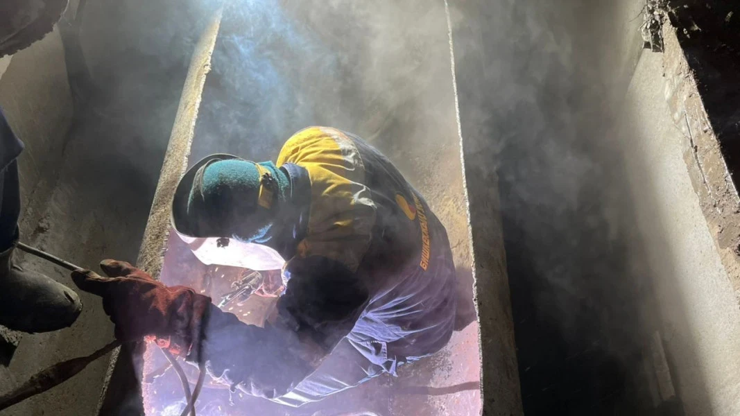 В Бишкеке устранили аварию на теплотрассе по улице 7 Апреля