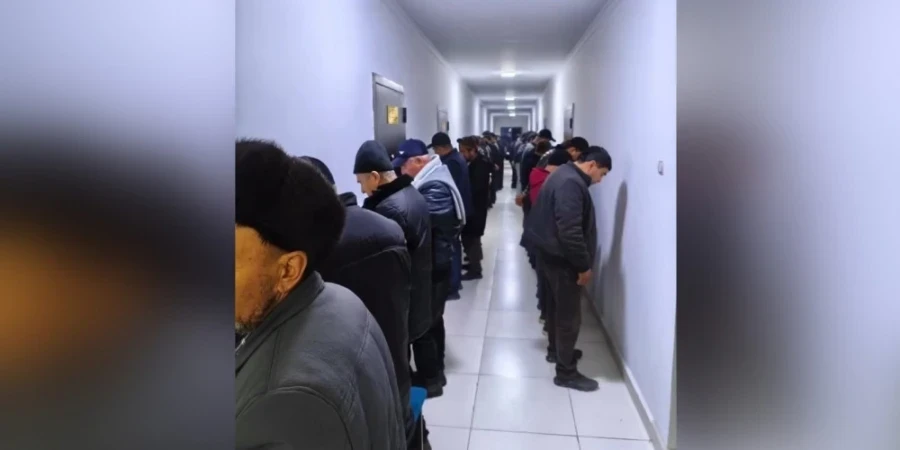 В Оше задержали больше 300 человек, которые пришли на петушиные бои